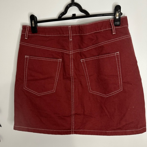 H&M Divided Red Contrast Stitch Skirt - Picture 2 of 5